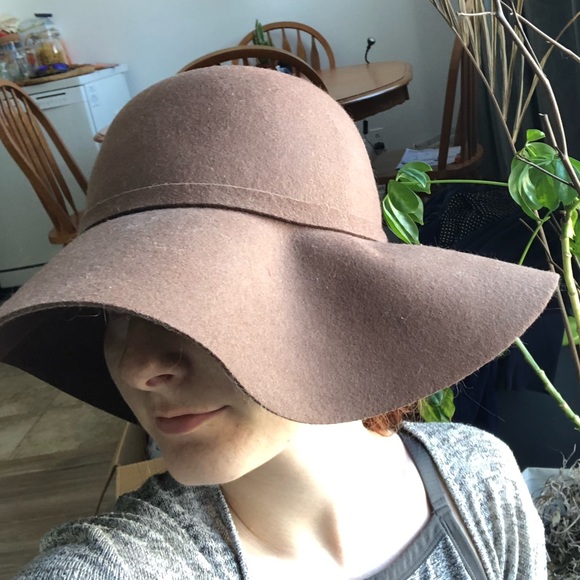 2/70$ Brand new Beautiful felt hat - Picture 4 of 8